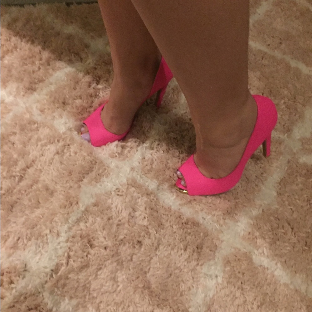 Fushia heels - Picture 4 of 4